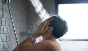 رابطه حمام کردن و تنهایی