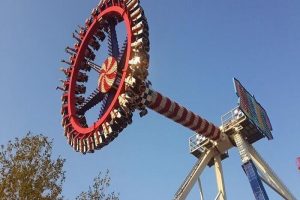 سقوط تاب در شهربازی اصفهان