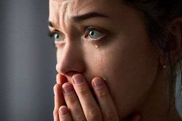 فواید گریه کردن
